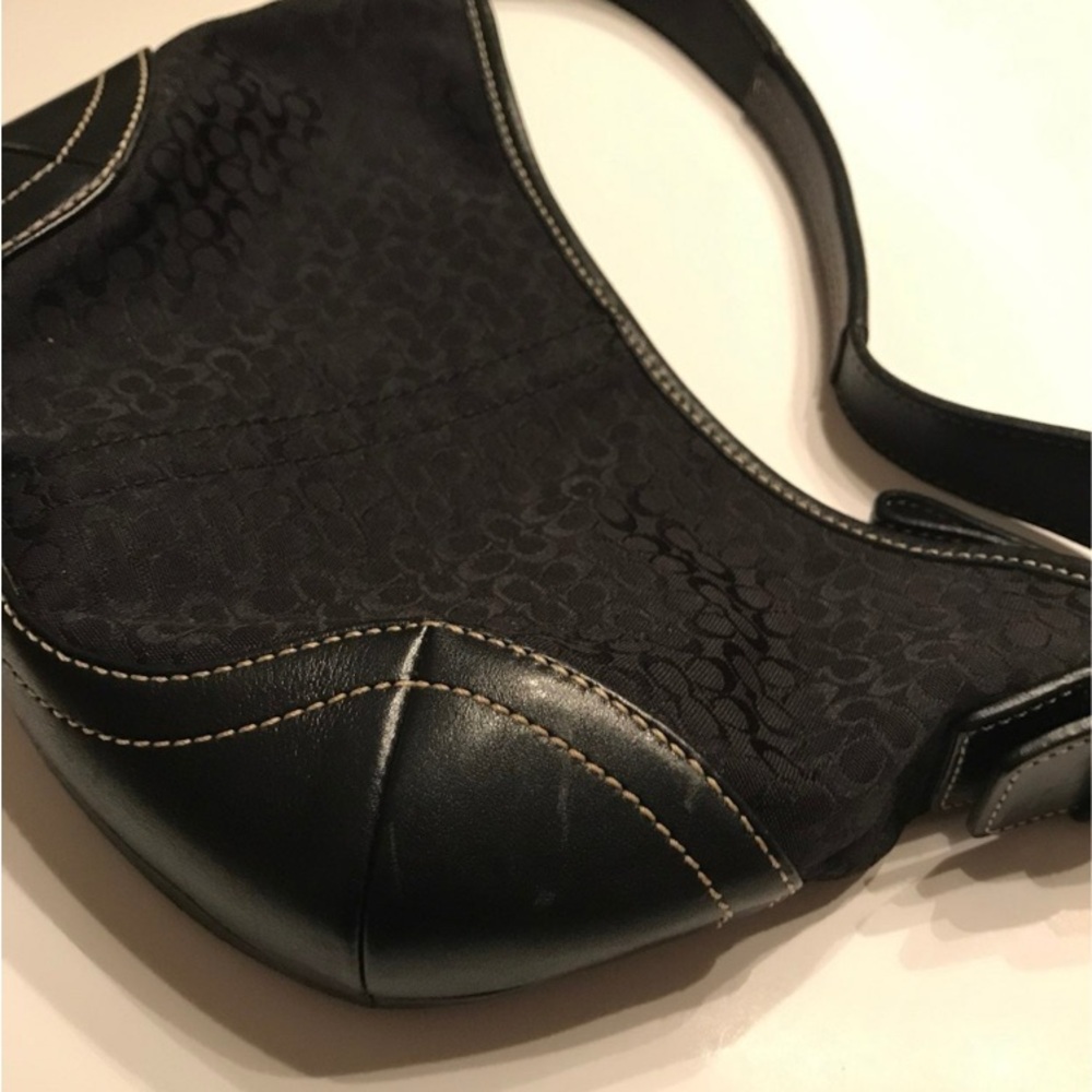 Signature Coach Vintage Hand Bag